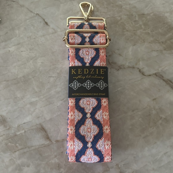 Kedzie Sunset Sling with additional interchangeable strap - Picture 3 of 7